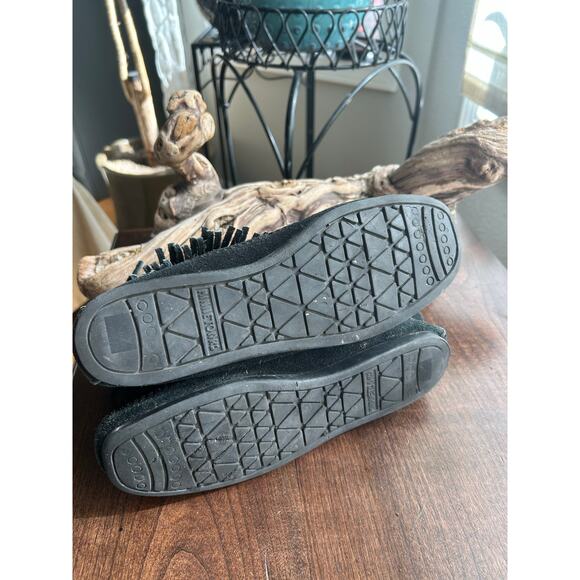 Minnetonka Black Leather Fringe Zip Ankle Boots Moccasins size 7 - Picture 5 of 7